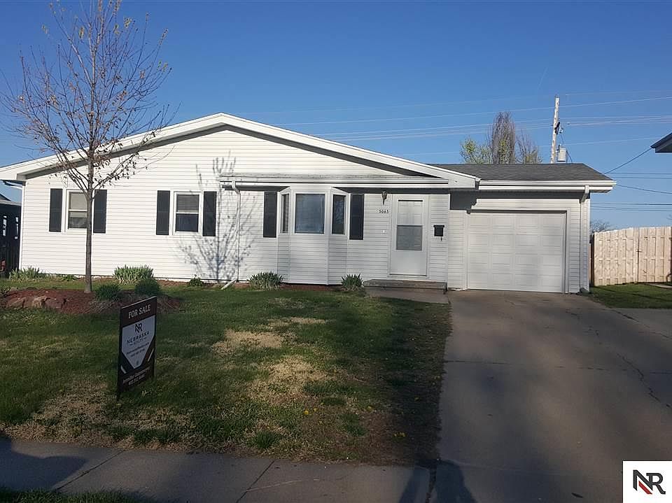 1st image of 5065 S 121st St