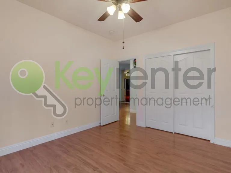 208 Otter Glen Ct — Photo 32