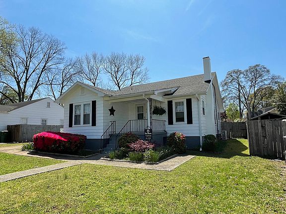 3rd image of 1210 Wellman Ave NE