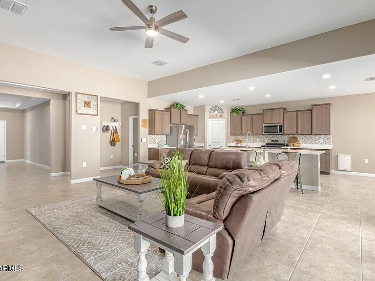 30916 W Verde Ln — Photo 7