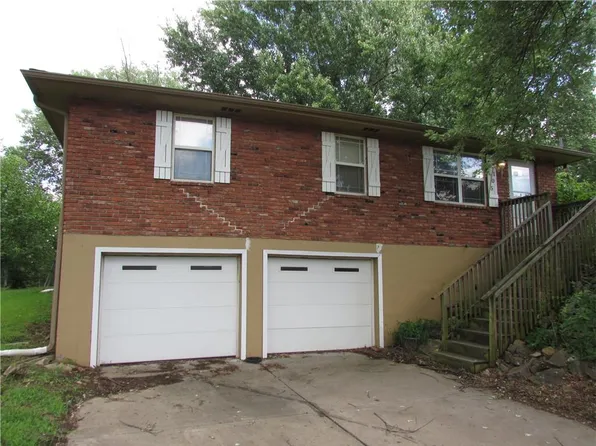 105 Celia Cir, Excelsior Springs, MO 64024