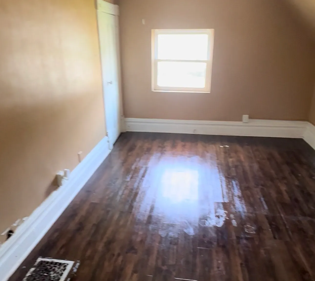 2 bed, 690 sqft, $1,100 — Photo 4