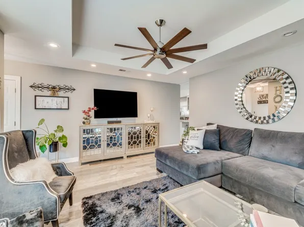 1909 Myrtlewood Dr, Dallas, TX 75232