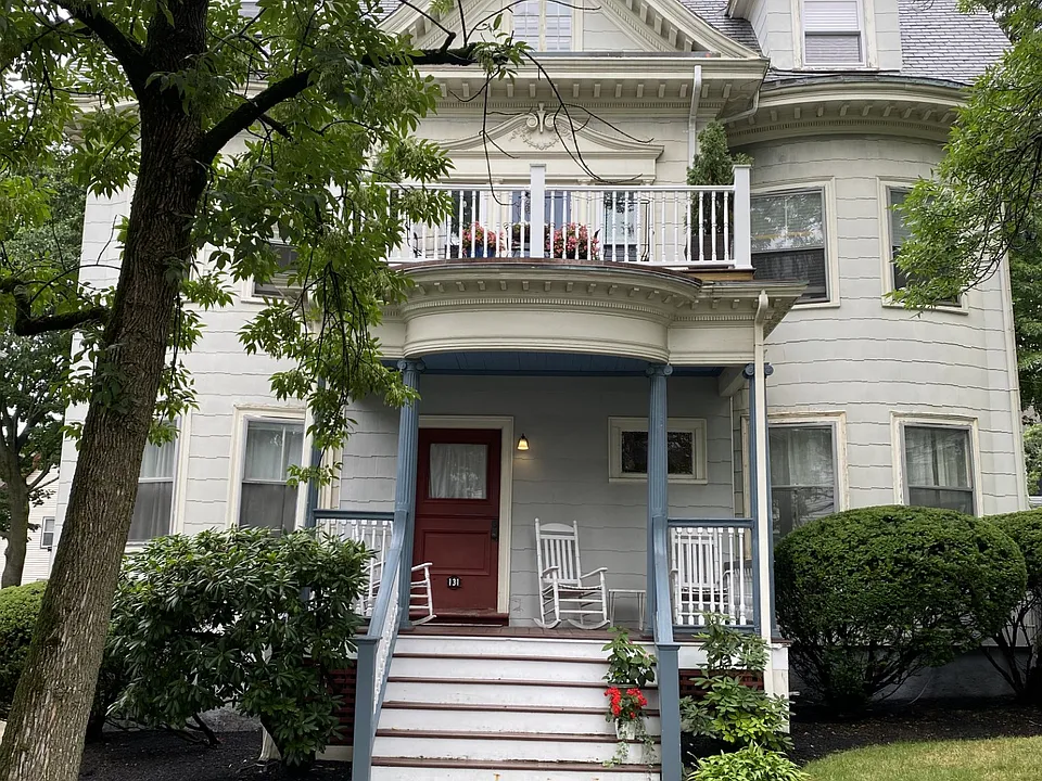131 Thorndike St #1