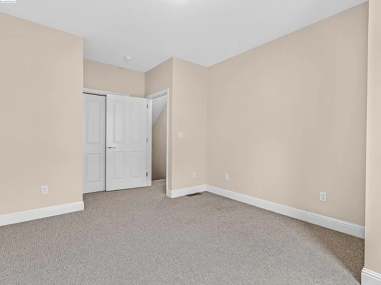 29 Megan Dr — Photo 16