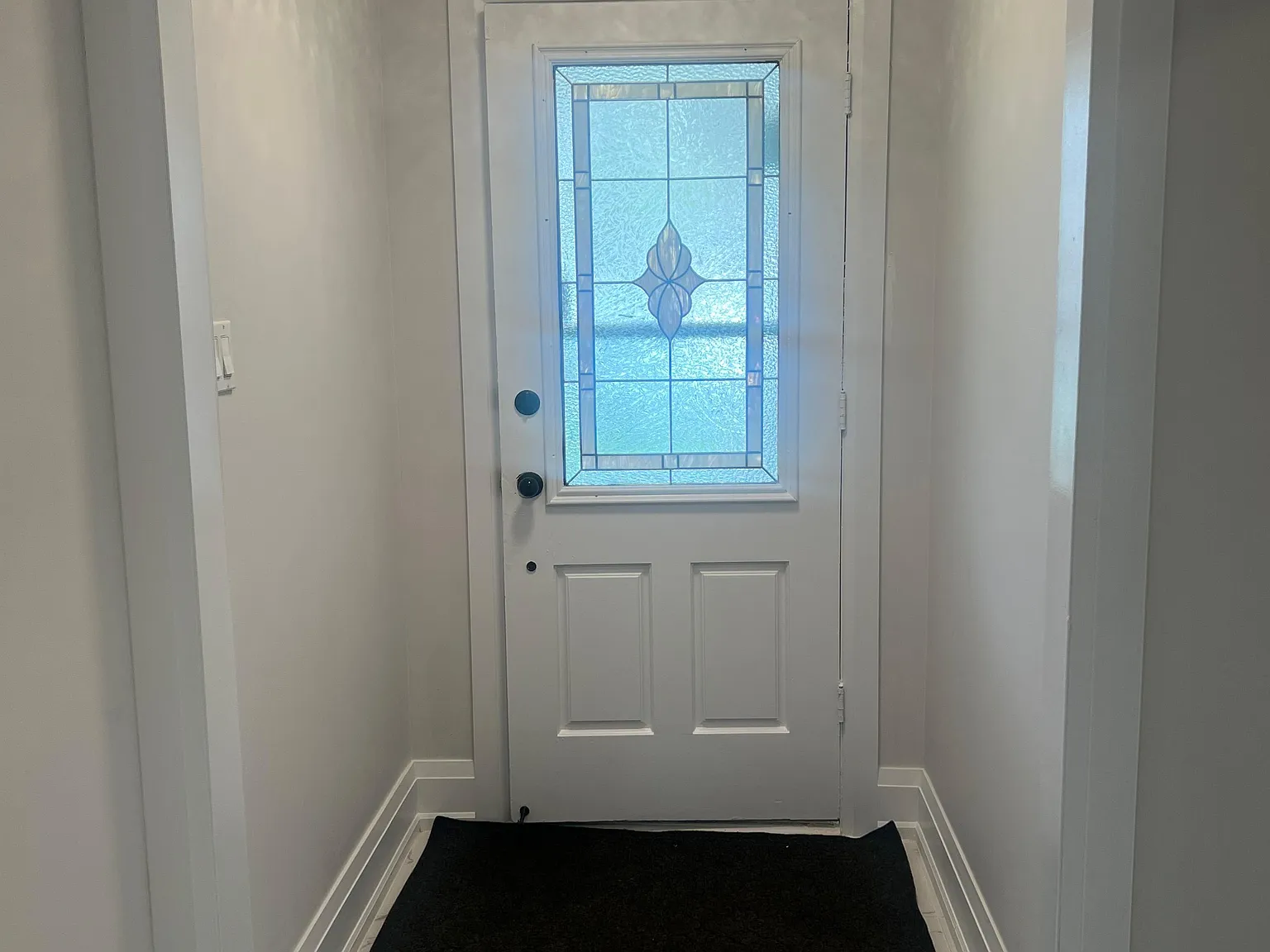 4 bed, $3,300 — Photo 2