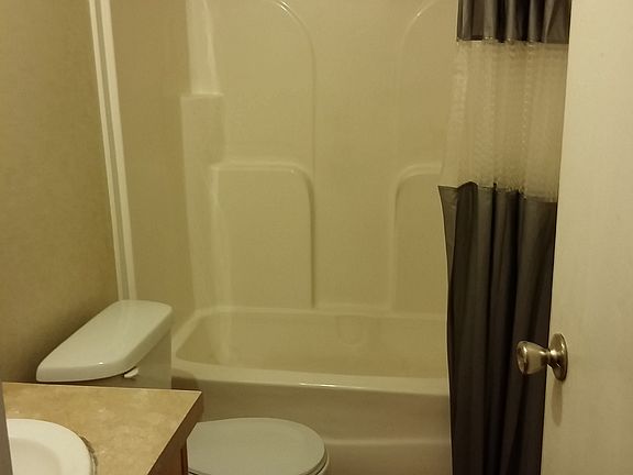 4th image of 41 S. Spruce Ct