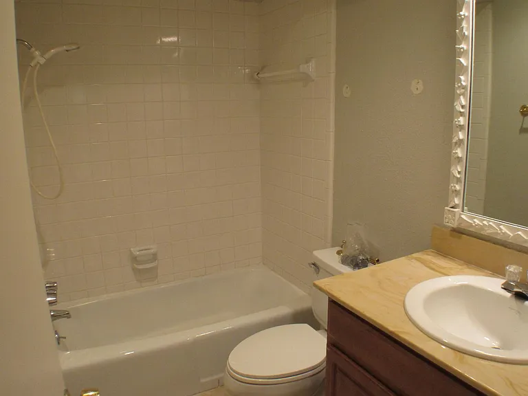 10406 Shadow Bend Dr — Photo 23
