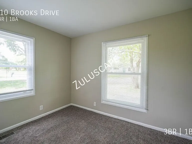 710 Brooks Dr — Photo 5