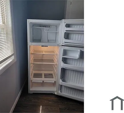3 bed, 950 sqft, $2,000 — Photo 3