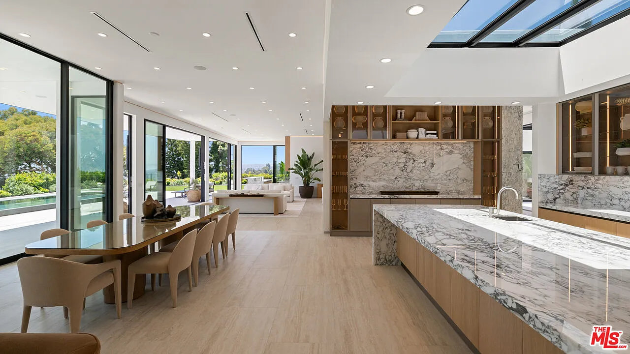 6 bed, 6.5 bath, $85,000 — Photo 2