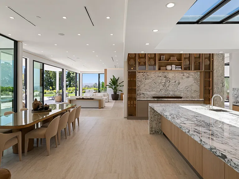 365 Trousdale Pl — Photo 1