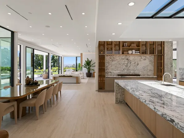 365 Trousdale Pl, Beverly Hills, CA 90210