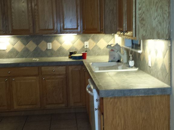 under cabinet lights