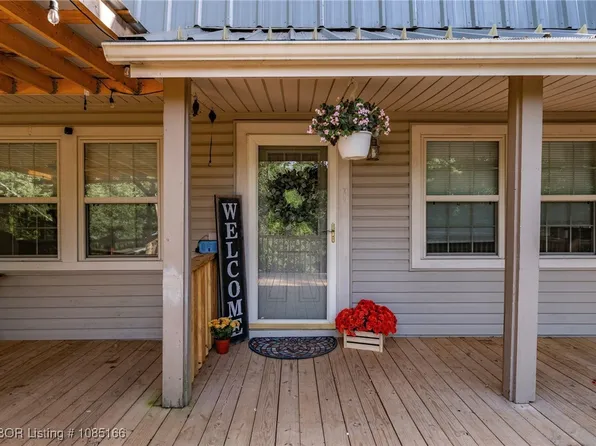 800 Barton Hill Ln, Mountainburg, AR 72946