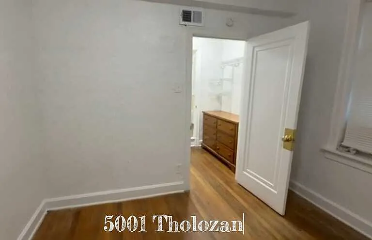 5001 Tholozan Ave #2E — Photo 1