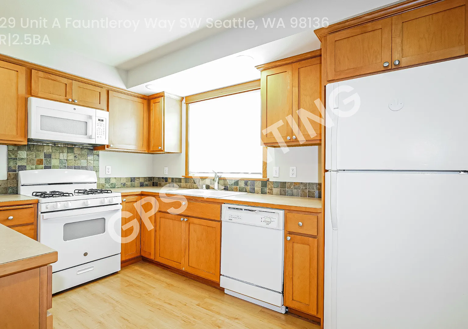 Beautiful 3 Bed, 2.5 Bath Home! — Photo 4