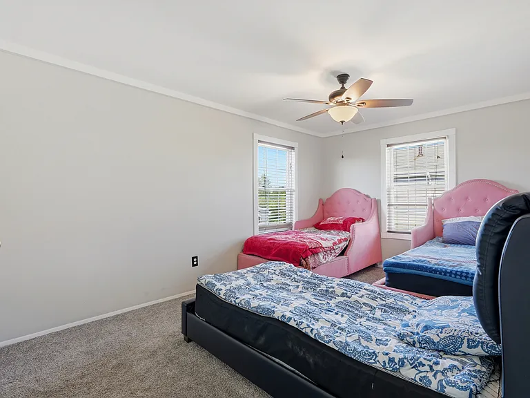 28376 Raleigh Crescent Dr — Photo 16