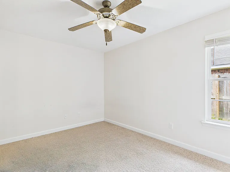129 Grandview Dr — Photo 19