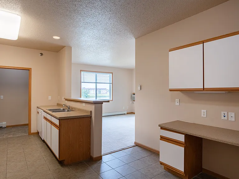 West Fargo, ND West Lake Apartments 11A | Kitchen