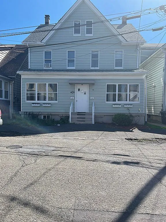986 W 6th St photo 1