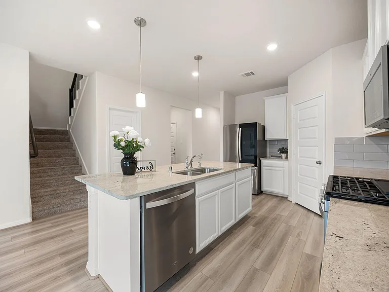 2226 Royal Ann Way — Photo 8