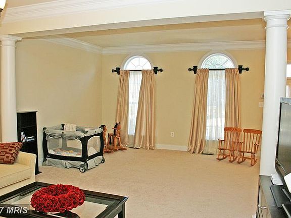 3rd image of 22253 Trentworth Way