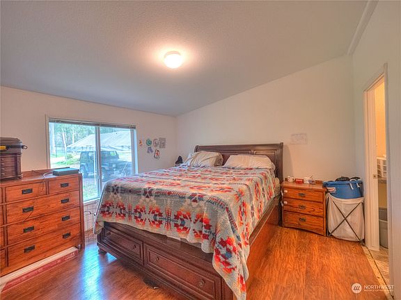 4th image of 8618 272nd Avenue E