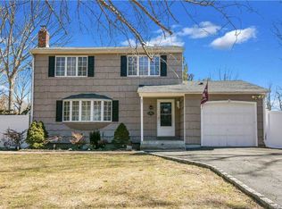 77 Westfield Rd, Coram, NY 11727