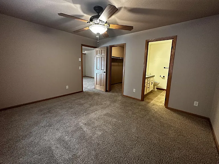 405 Sapphire Ln — Photo 7