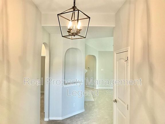 3rd image of 4021 Lazy River Ranch Rd