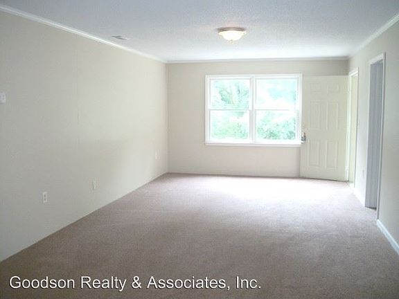 3rd image of 202 E Dixon St