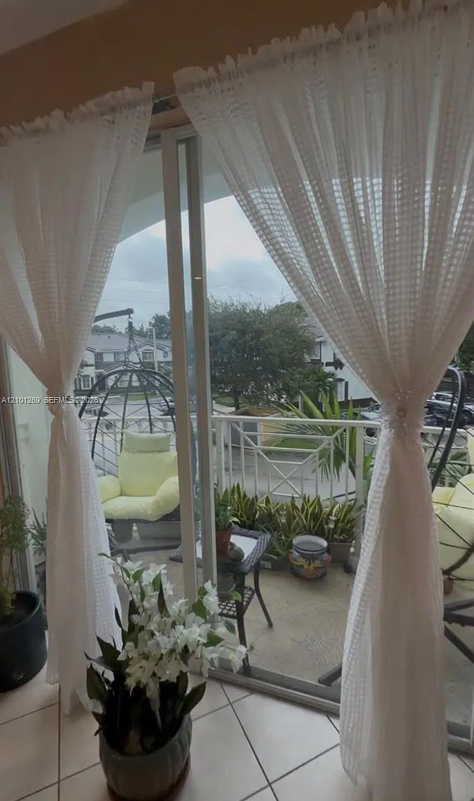 Century Park Condo — Photo 4