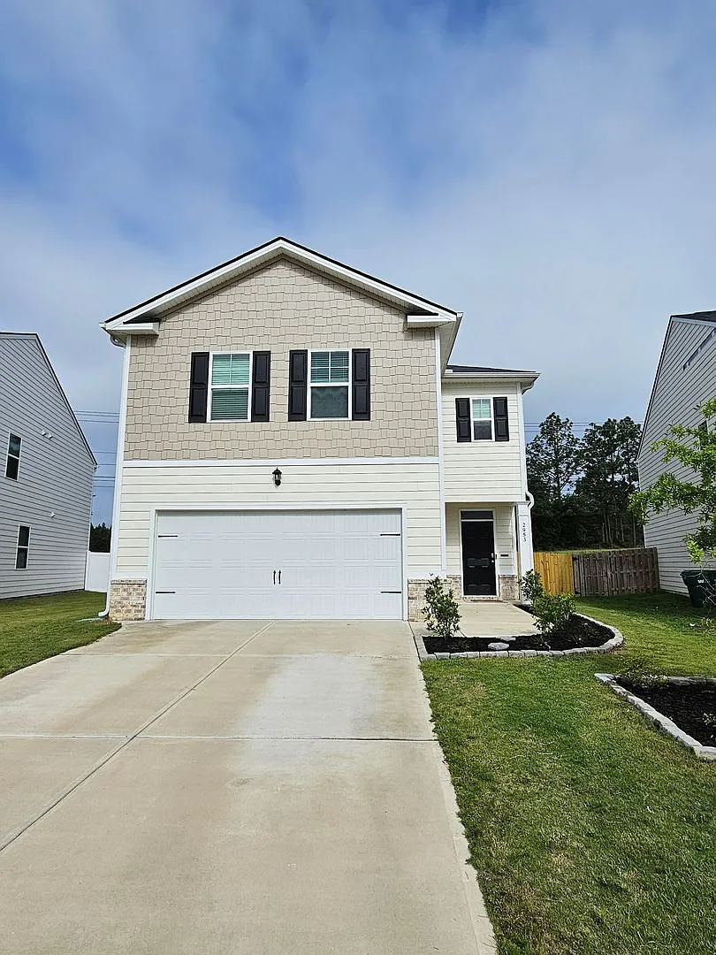 Beautiful Home 4 Bedroom 2.5 Bath — Photo 1