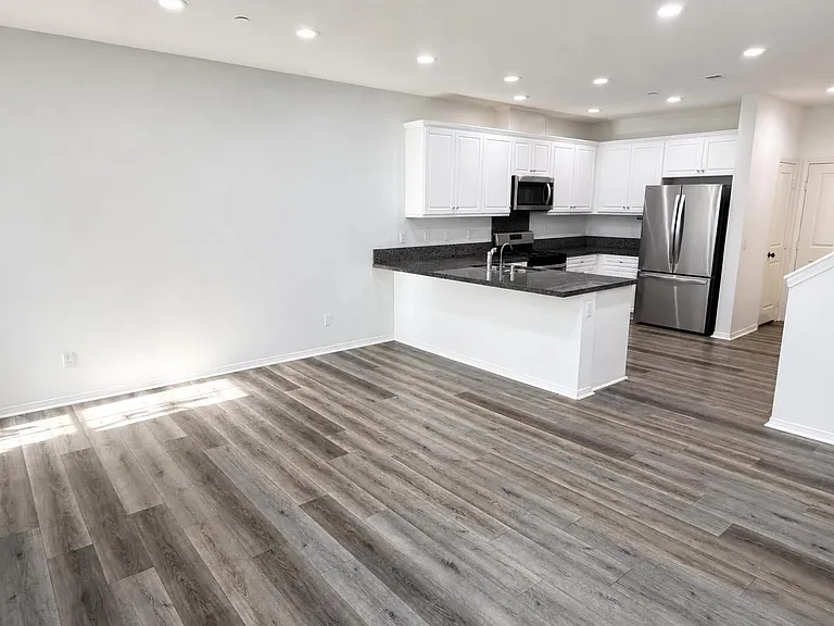 2818 E Berry Loop Privadounit #67 — Photo 25