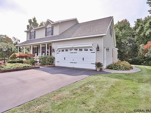 4th image of 6 Sprucewood Ct
