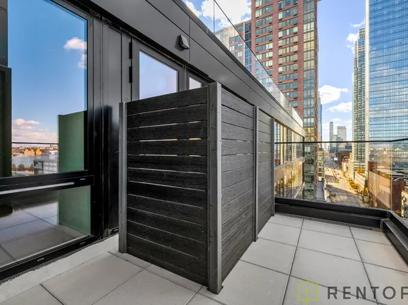 622 11th Avenue image 2 of 15