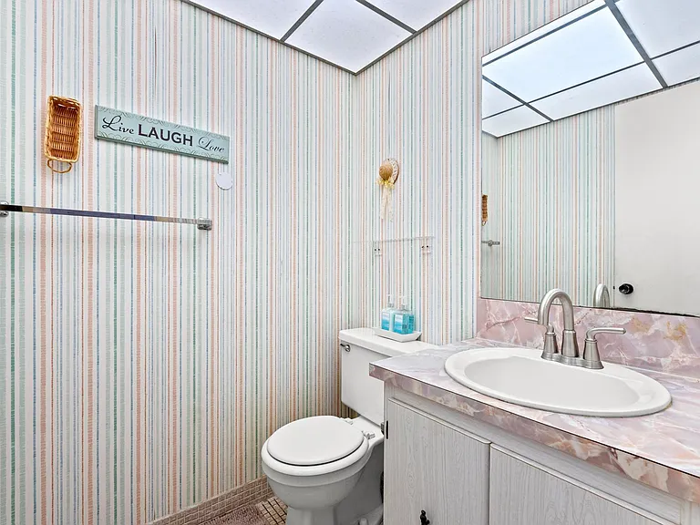 362 Burgundy Ave #H — Photo 15