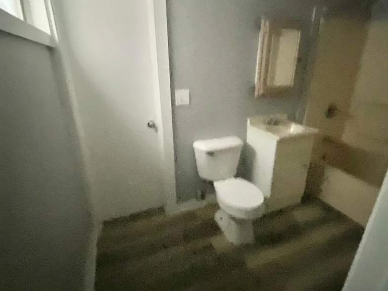 746 E Laurel St #2F — Photo 6