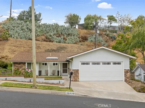 19539 Aldbury St, Santa Clarita, CA 91351