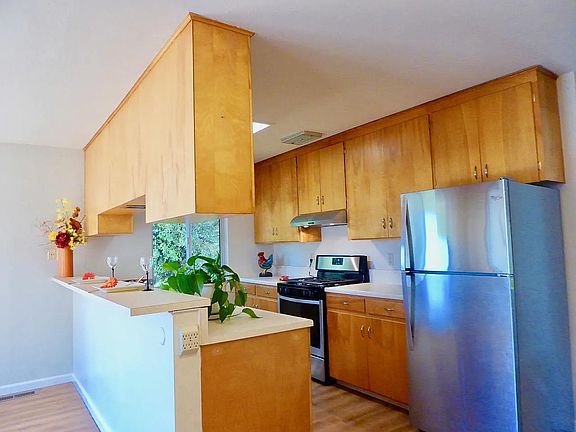 5th image of 851 Fountain Ave