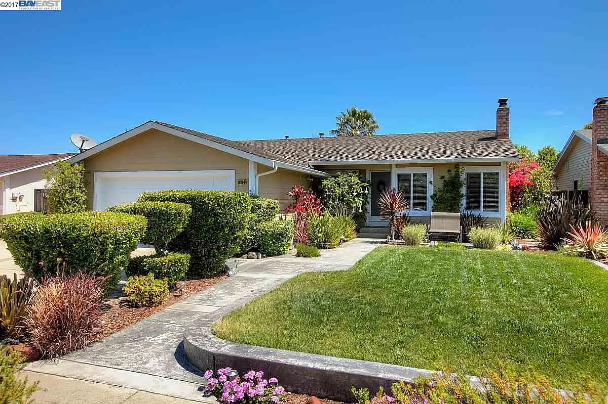 38204 Columbine Pl photo 1