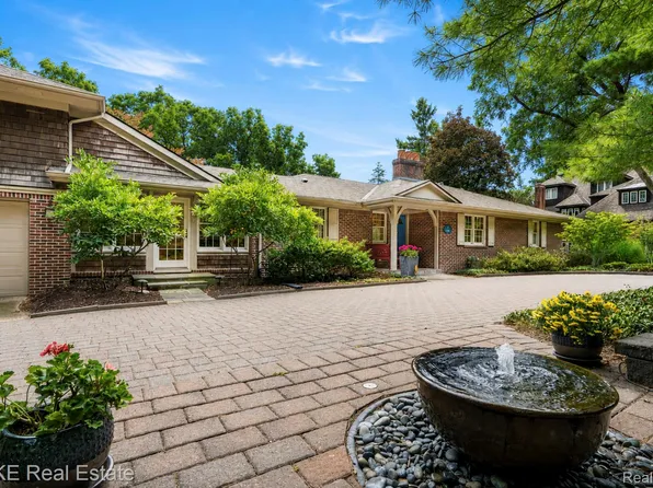 515 Dubuar St, Northville, MI 48167