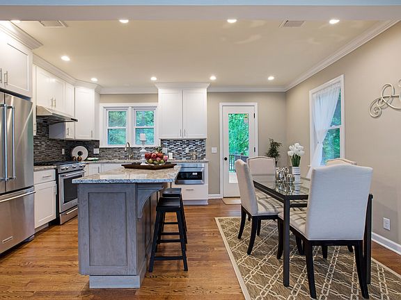 3rd image of 2398 Trelawn St