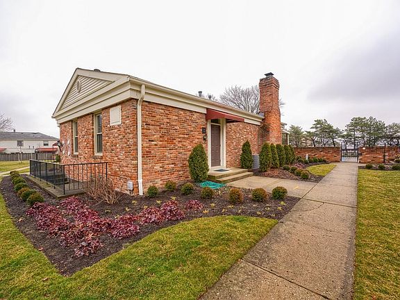5th image of 966 Manor Ln #B