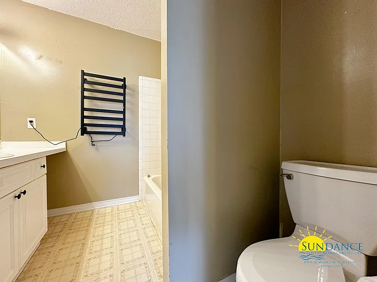 1870 Whispering Oaks Ln — Photo 12