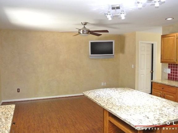 4th image of 414 Cranes Roost Ct