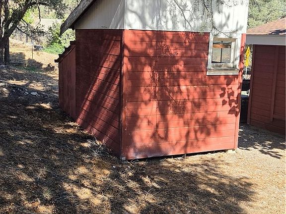 3rd image of 6787 Lakeview Dr