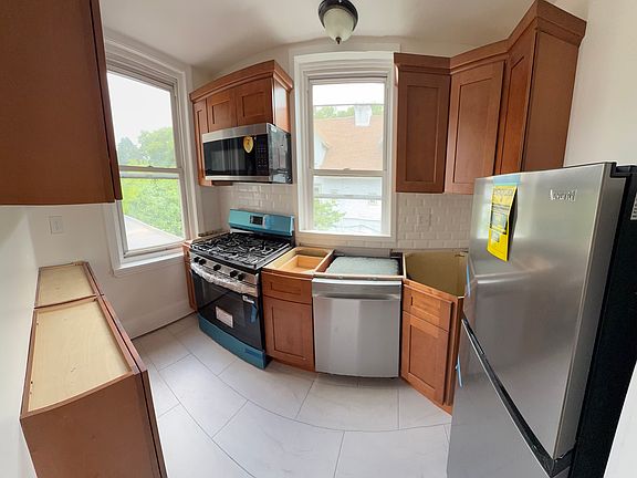 5th image of 510 S 41st St APT 3