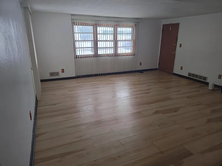 257 15th Ave N #1 — Photo 9